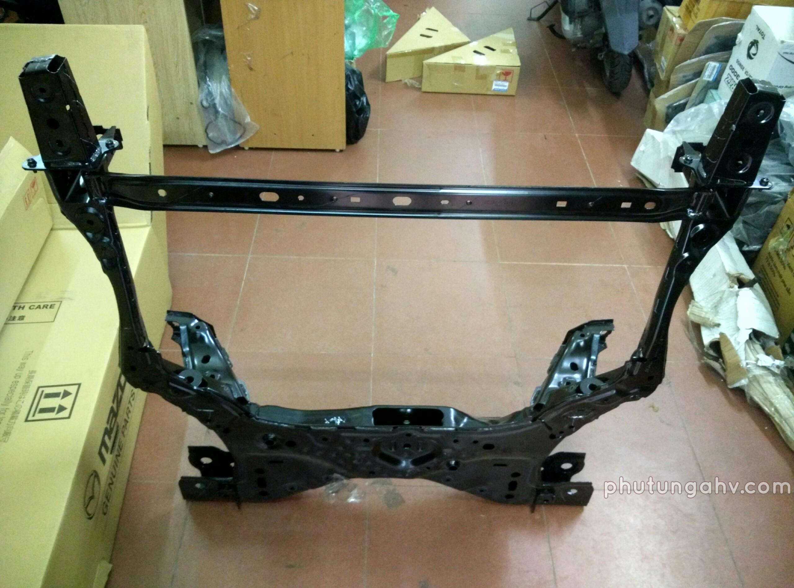 KHUNG ĐỠ DÀN GẦM	MEMBER,CRO MAZDA 2 (2015)