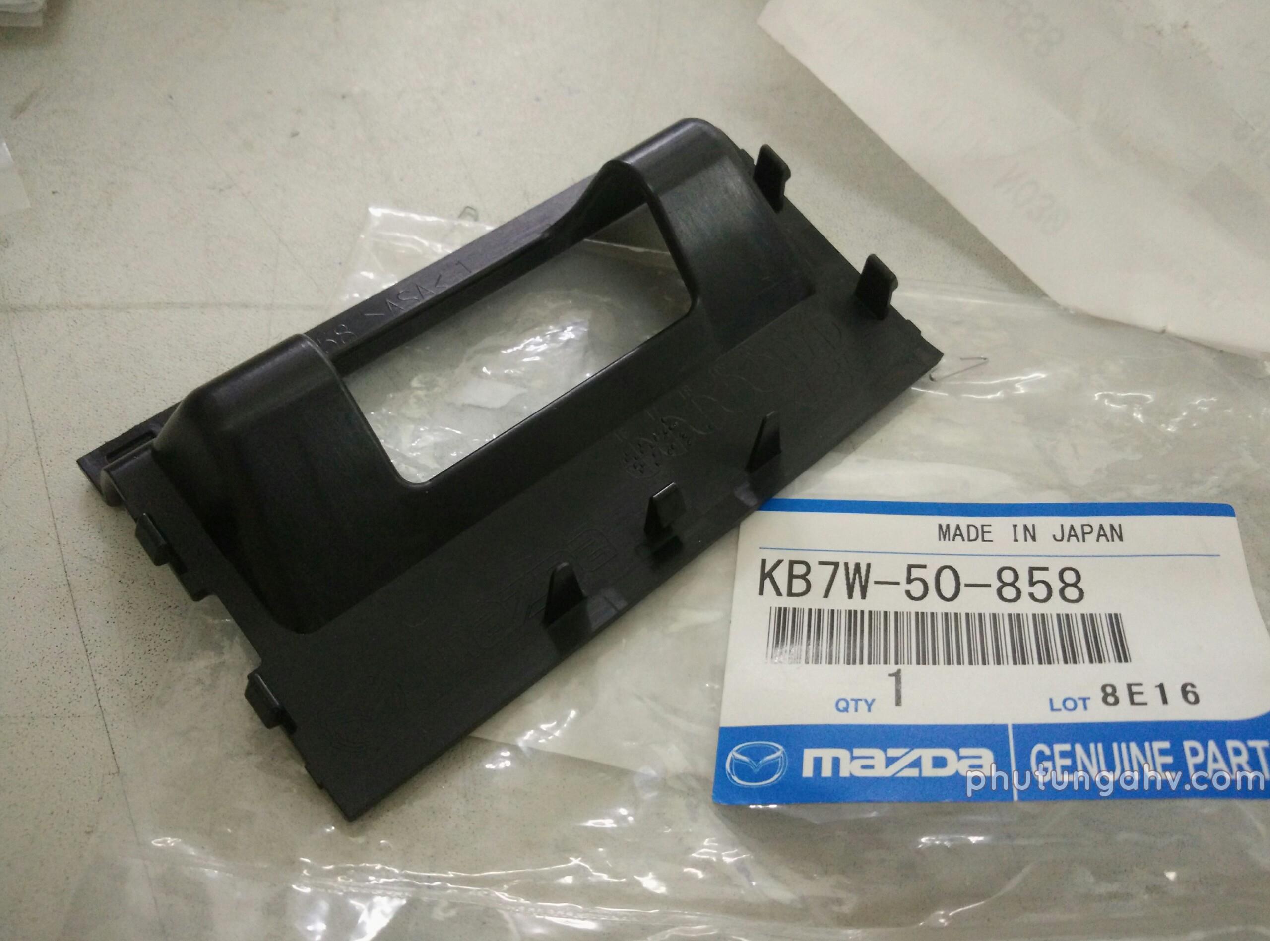 ỐP NHỰA CHE ĐÈN BIỂN SỐ COVER,RR F - phụ tùng MAZDA CX-5