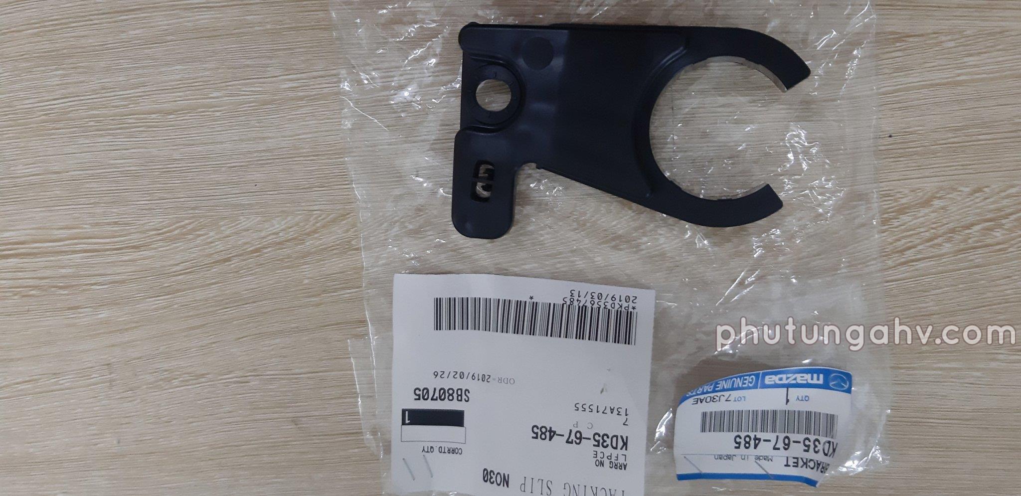 ĐẾ GIỮ ỐNG NƯỚC XỊT KÍNHBRACKET,WASHER TANK  MAZDA CX-5