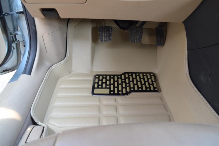 9 phụ kiện ô tô bạn nên trang bị cho xế yêu