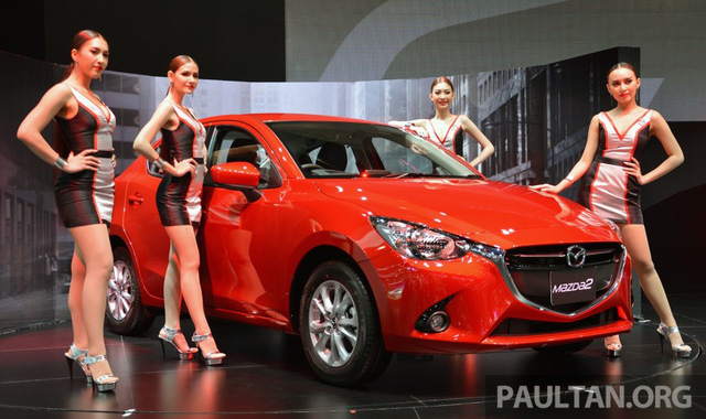 Mazda2 thế hệ mới phiên bản máy xăng ra mắt tại triển lãm Bangkok 2015.