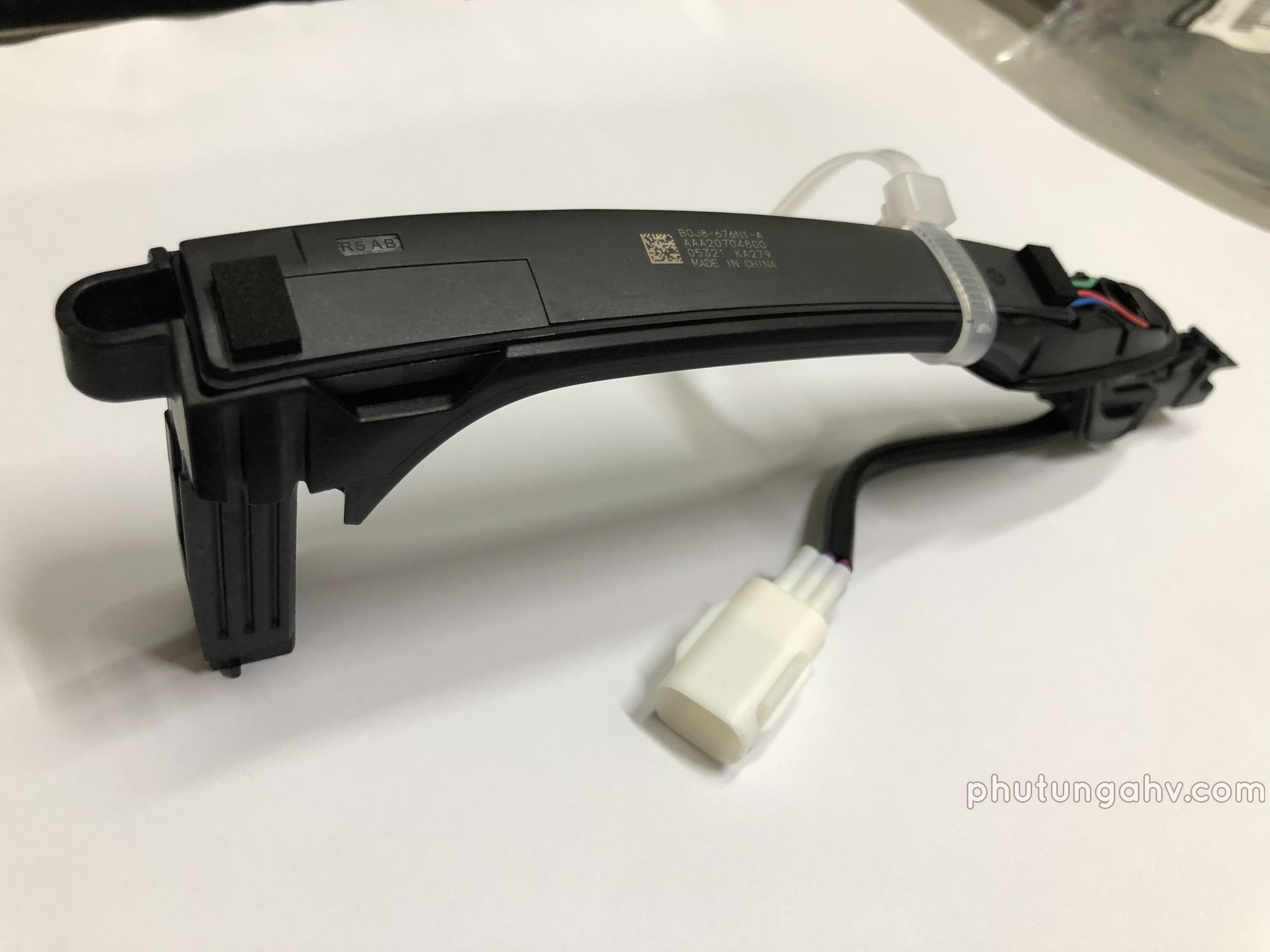 TAY MỞ NGOÀI TRƯỚC RH MAZDA3 2021 CÓ ĐIỆN 