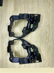 BÁT BẮT ĐÈN CẢN TRƯỚC, PHẢI	BRACKET(R),F.FOG LAM MAZDA 3