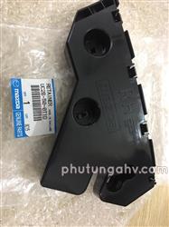 GIÁ BẮT CẢN TRƯỚC, PHẢI RETAINER(R),FRONT BU - phụ tùng MAZDA BT-50
