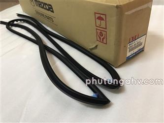 GIOĂNG KÍNH CHẮN GIÓ TRƯỚC MAZDA CX5  